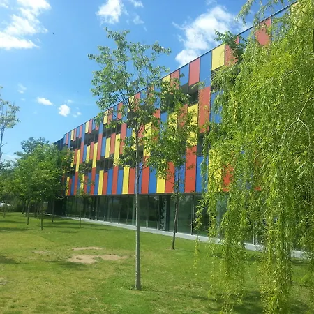 Centre Esplai * אל פראט דה לוברגאט