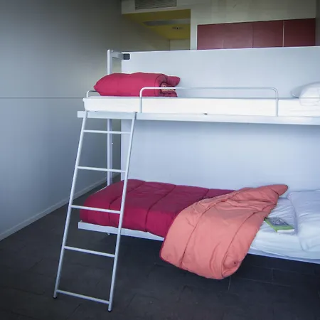 Centre Esplai Hostel *