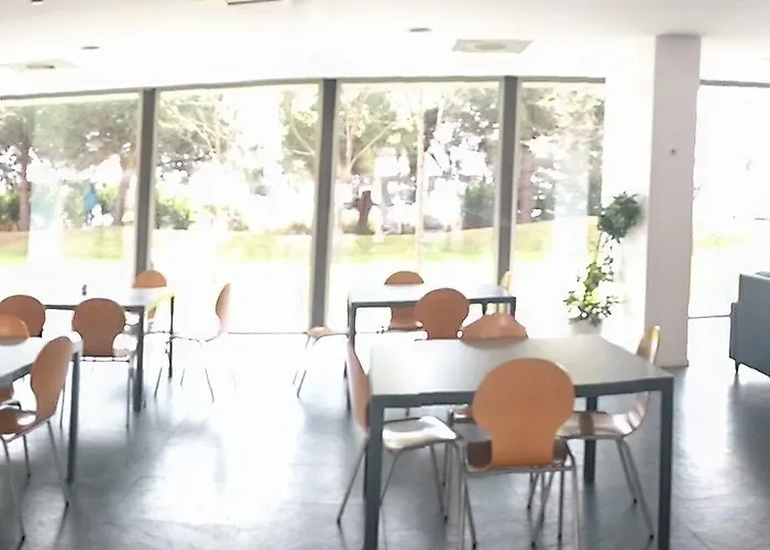 Centre Esplai Хостел Эль-Прат-де-Льобрегат